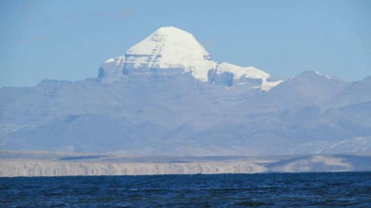 mount-kailash-and-manasarovar