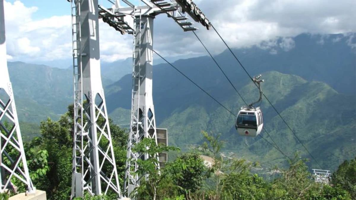 cable-car-ropeway-to-manaka
