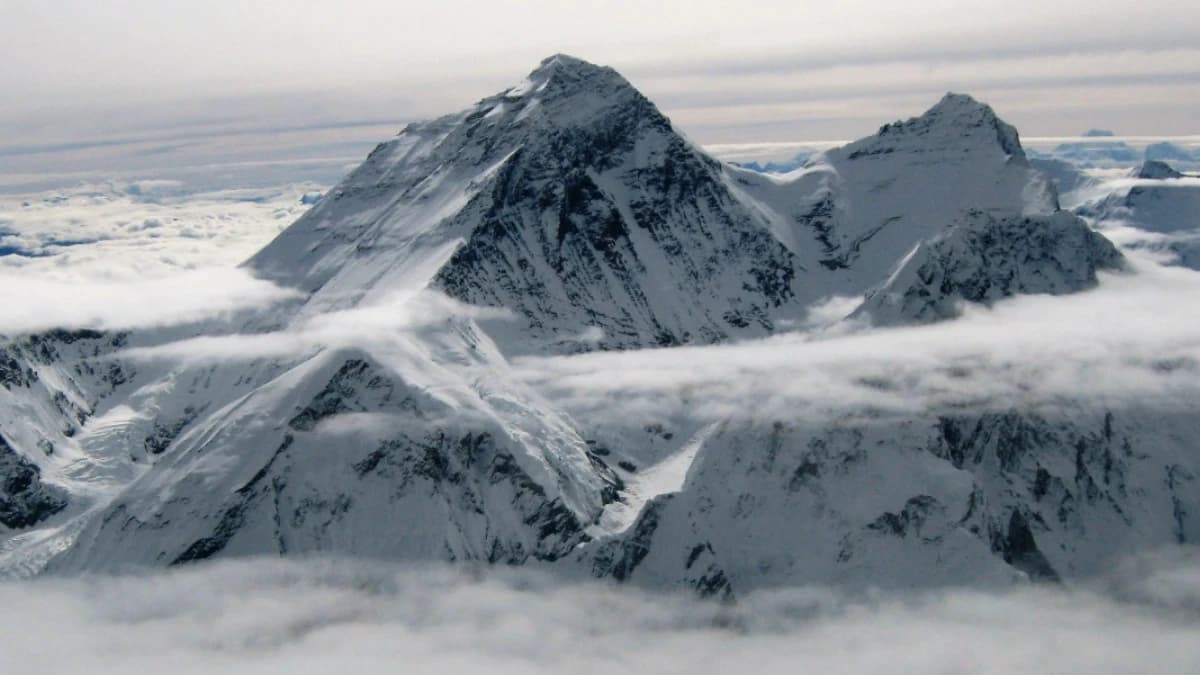 mount-everest-view-flight
