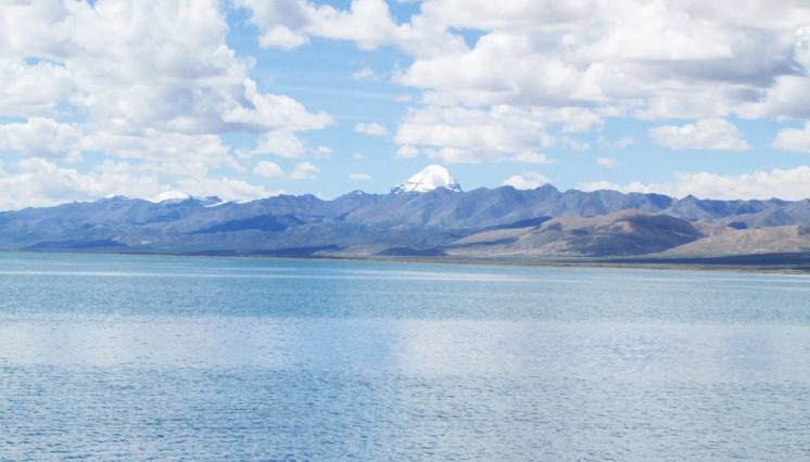 Lake Manasarovar in Kailash 