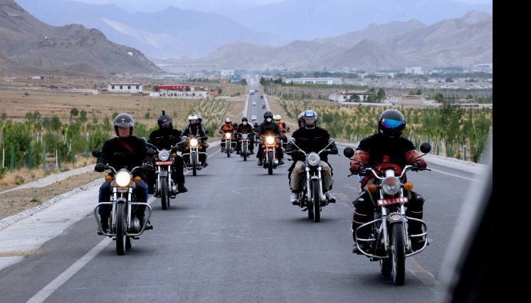 Motorbiking in Tibet 